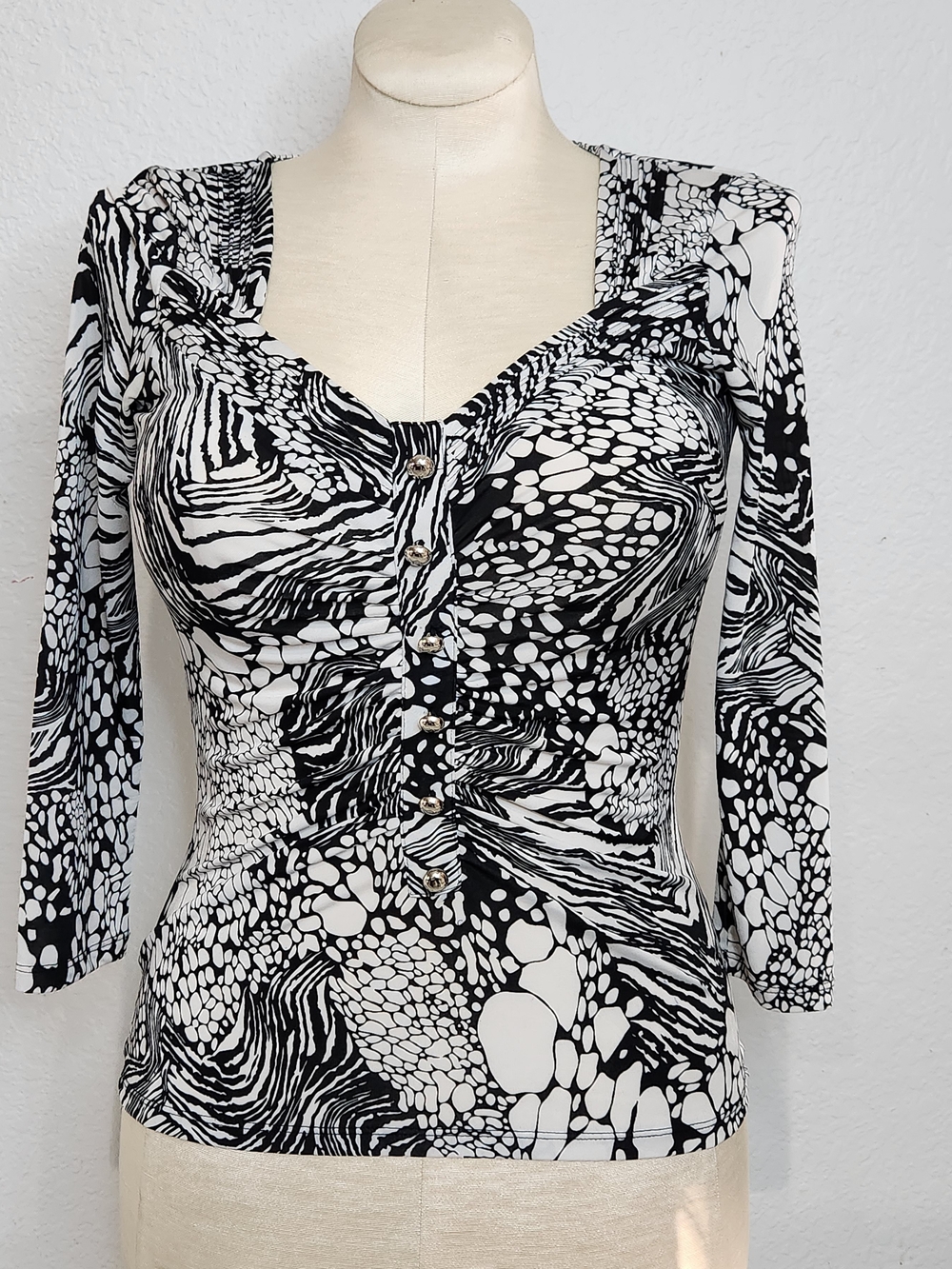 Cache Black & White Abstract Button-Front Long Sleeve Top